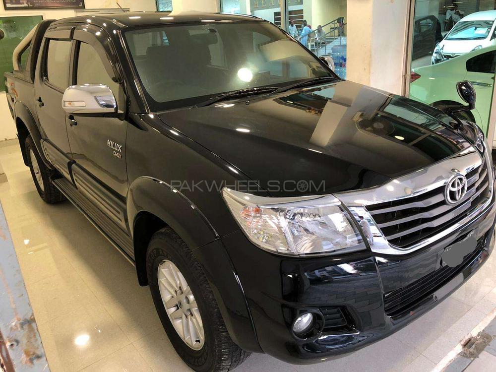 Toyota Hilux 2016 for Sale in Karachi Toyota Hilux 2016 for Sale in Karachi Image-4