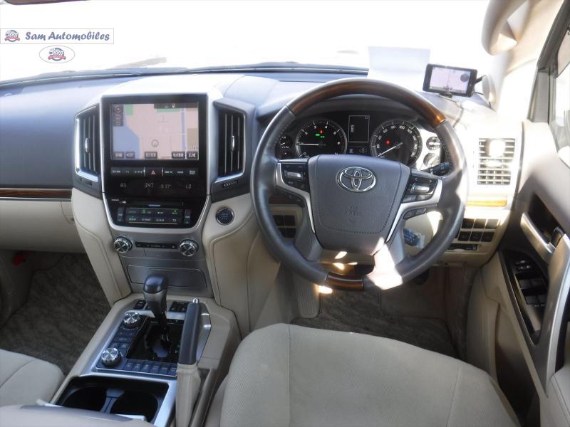 Toyota Land Cruiser 2017 for Sale in Karachi Toyota Land Cruiser 2017 for Sale in Karachi Image-5