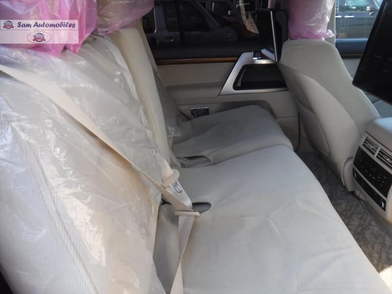 Toyota Land Cruiser 2017 for Sale in Karachi Toyota Land Cruiser 2017 for Sale in Karachi Image-11