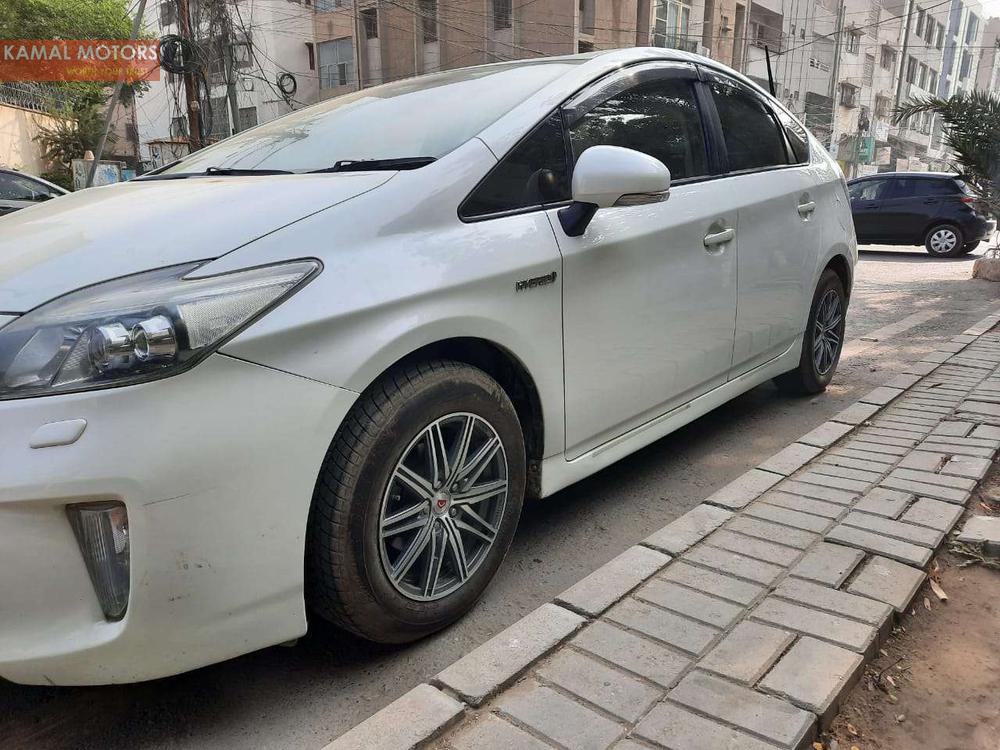 Toyota Prius 2012 for Sale in Karachi Image-1