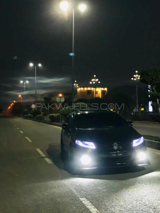 Honda Civic - 2015  Honda Civic - 2015  Image-11