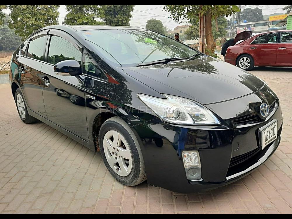 Toyota Prius 2010 for Sale in Lahore Image-1