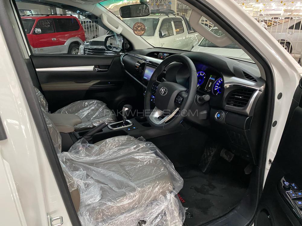Toyota Hilux 2020 for Sale in Peshawar Toyota Hilux 2020 for Sale in Peshawar Image-5