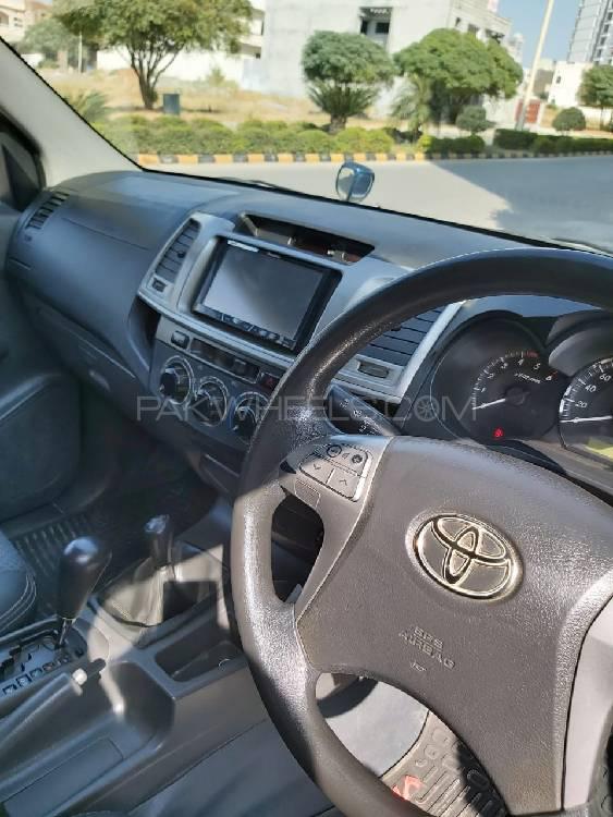 Toyota Hilux 2013 for Sale in Rawalpindi Toyota Hilux 2013 for Sale in Rawalpindi Image-10