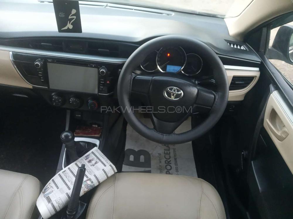 ٹویوٹا کرولا 2015 for Sale in گجرانوالہ ٹویوٹا کرولا 2015 for Sale in گجرانوالہ Image-8