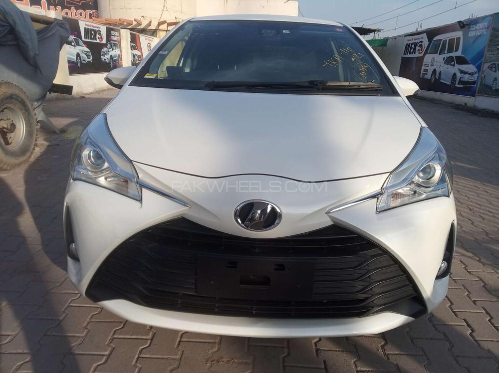 Toyota Vitz 2017 for Sale in Gujranwala Image-1