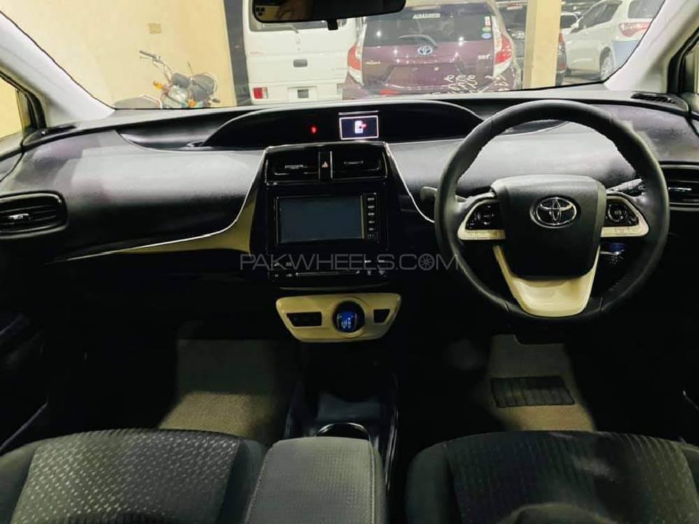 Toyota Prius 2017 for Sale in Gujranwala Toyota Prius 2017 for Sale in Gujranwala Image-6
