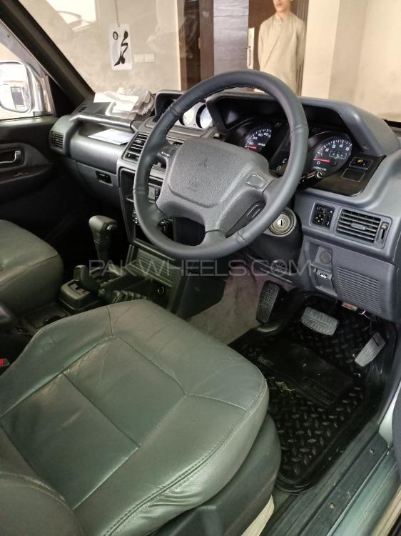 Mitsubishi Pajero 1993 for Sale in Lahore Mitsubishi Pajero 1993 for Sale in Lahore Image-4