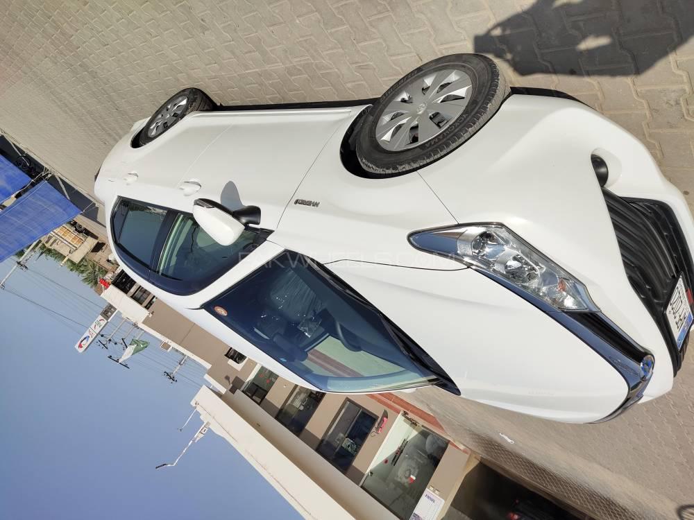 Toyota Corolla Axio 2015 for Sale in Multan Image-1
