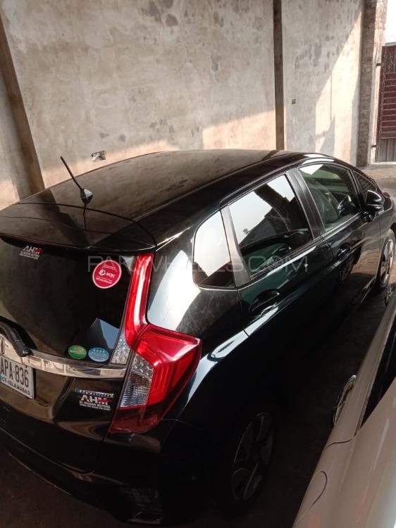 Honda Fit 2015 for Sale in Okara Honda Fit 2015 for Sale in Okara Image-13