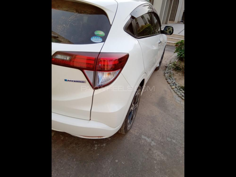 Honda Vezel 2016 for Sale in Sialkot Honda Vezel 2016 for Sale in Sialkot Image-5
