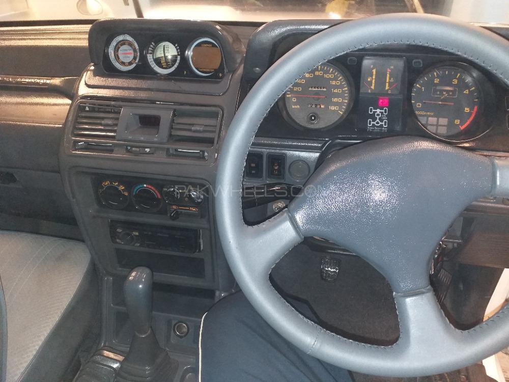 Mitsubishi Pajero 1993 for Sale in Lahore Mitsubishi Pajero 1993 for Sale in Lahore Image-11