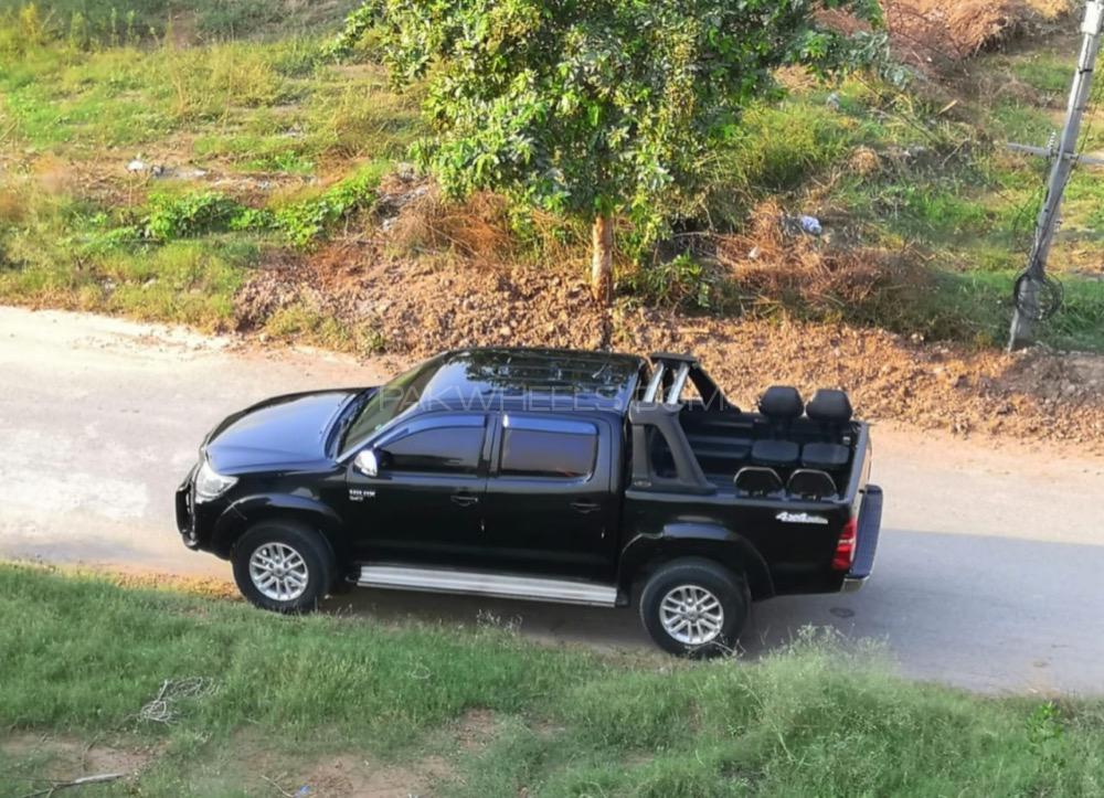 Toyota Hilux 2014 for Sale in Abbottabad Image-1