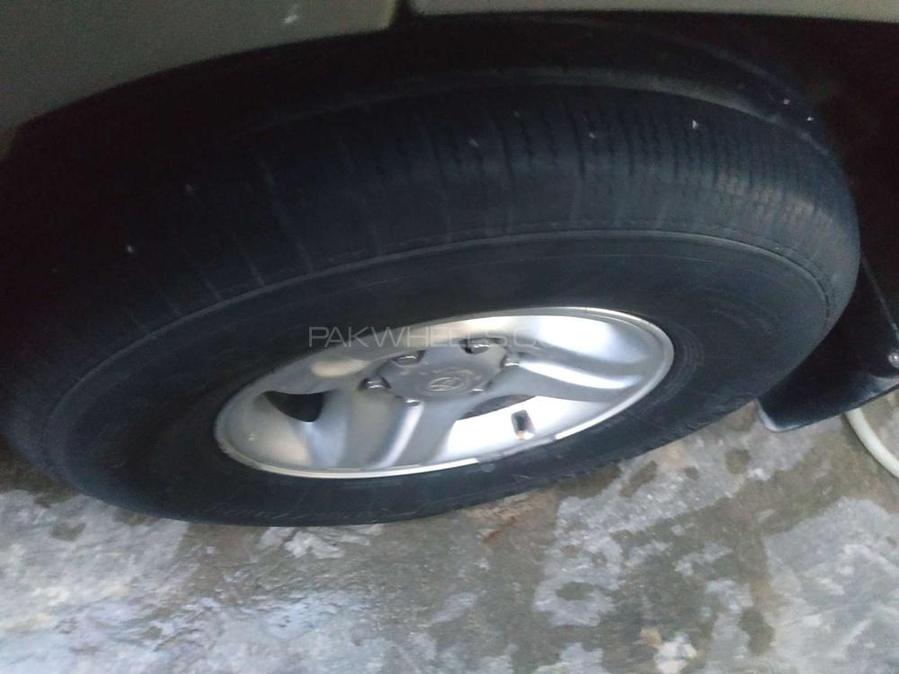 Toyota Prado 2001 for Sale in Peshawar Toyota Prado 2001 for Sale in Peshawar Image-5