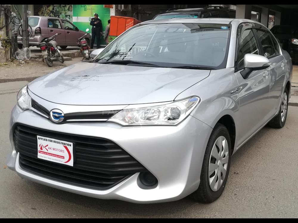Toyota Corolla Axio 2016 for Sale in Lahore Image-1