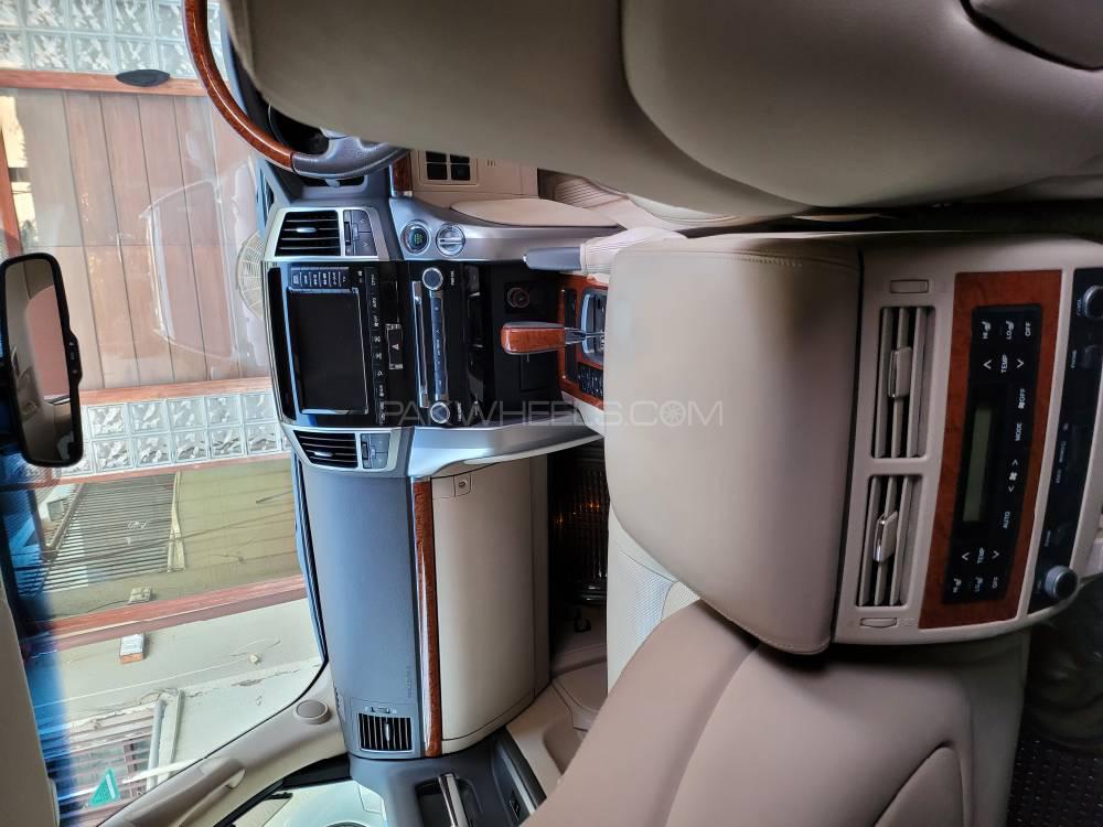 Toyota Land Cruiser 2013 for Sale in Karachi Toyota Land Cruiser 2013 for Sale in Karachi Image-14