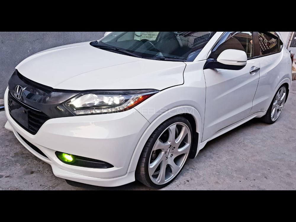 Honda Vezel 2015 for Sale in Rawalpindi Image-1