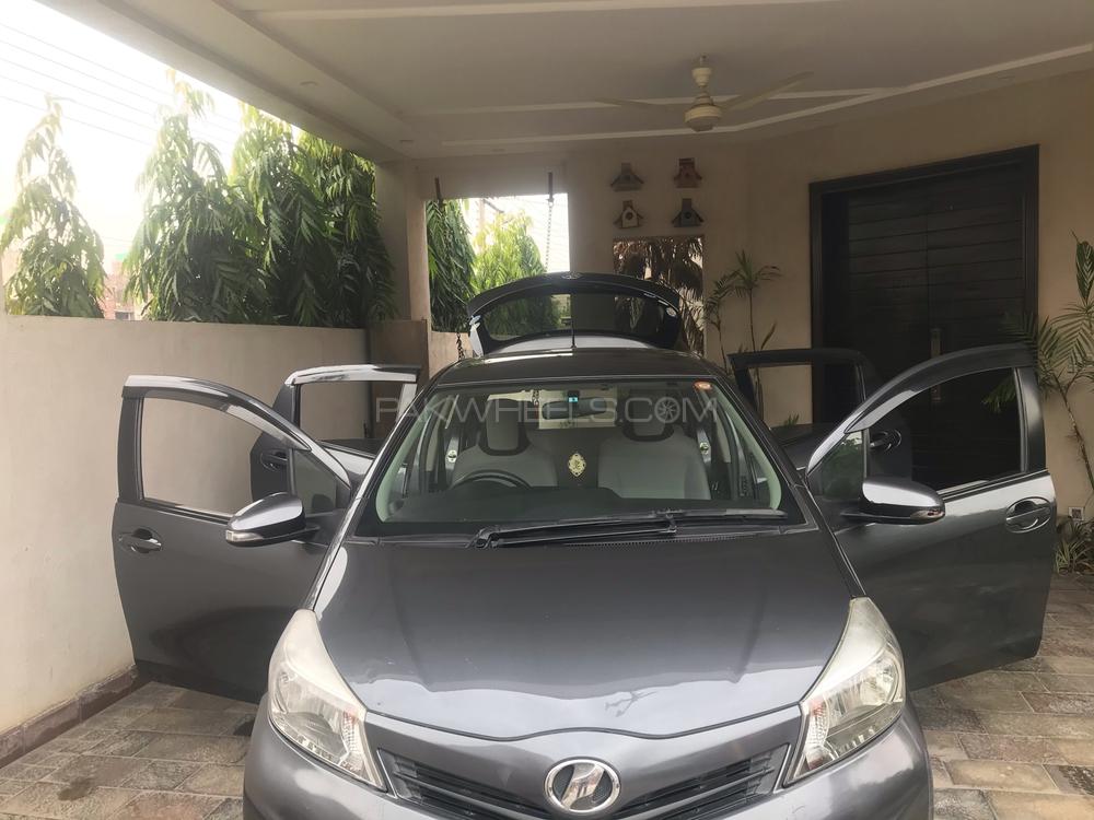 Toyota Vitz 2014 for Sale in Lahore Image-1