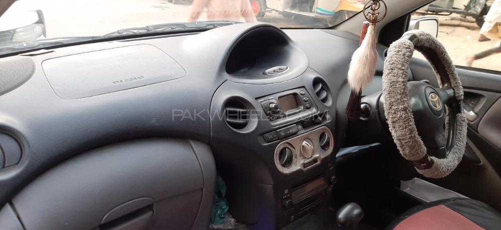 Toyota Vitz 2003 for Sale in Karachi Image-1
