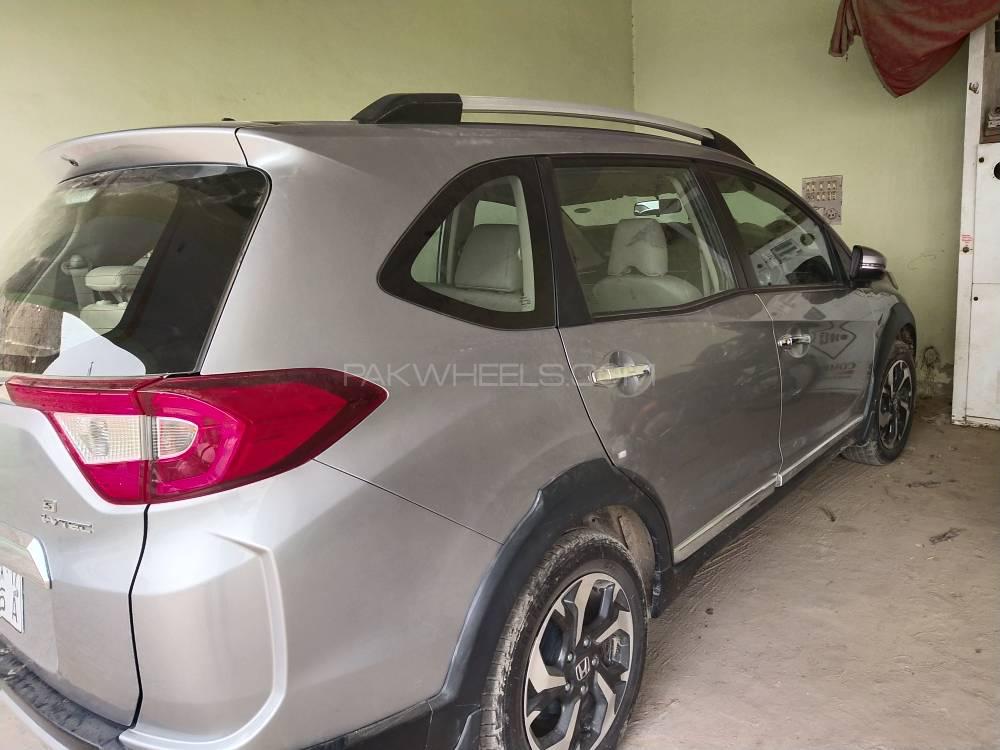 Honda BR-V 2017 for Sale in Depal pur Honda BR-V 2017 for Sale in Depal pur Image-3