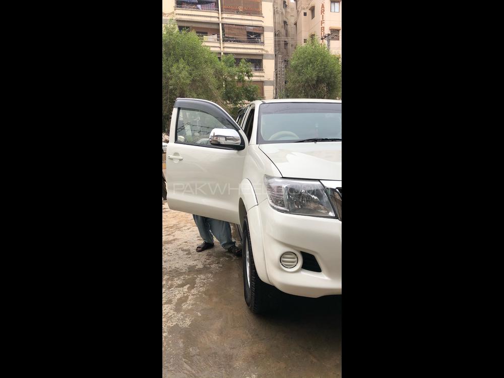 ٹویوٹا ہائیلکس 2013 for Sale in حیدرآباد ٹویوٹا ہائیلکس 2013 for Sale in حیدرآباد Image-2