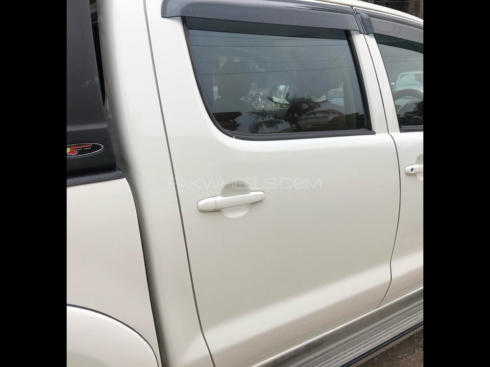 ٹویوٹا ہائیلکس 2013 for Sale in حیدرآباد ٹویوٹا ہائیلکس 2013 for Sale in حیدرآباد Image-4
