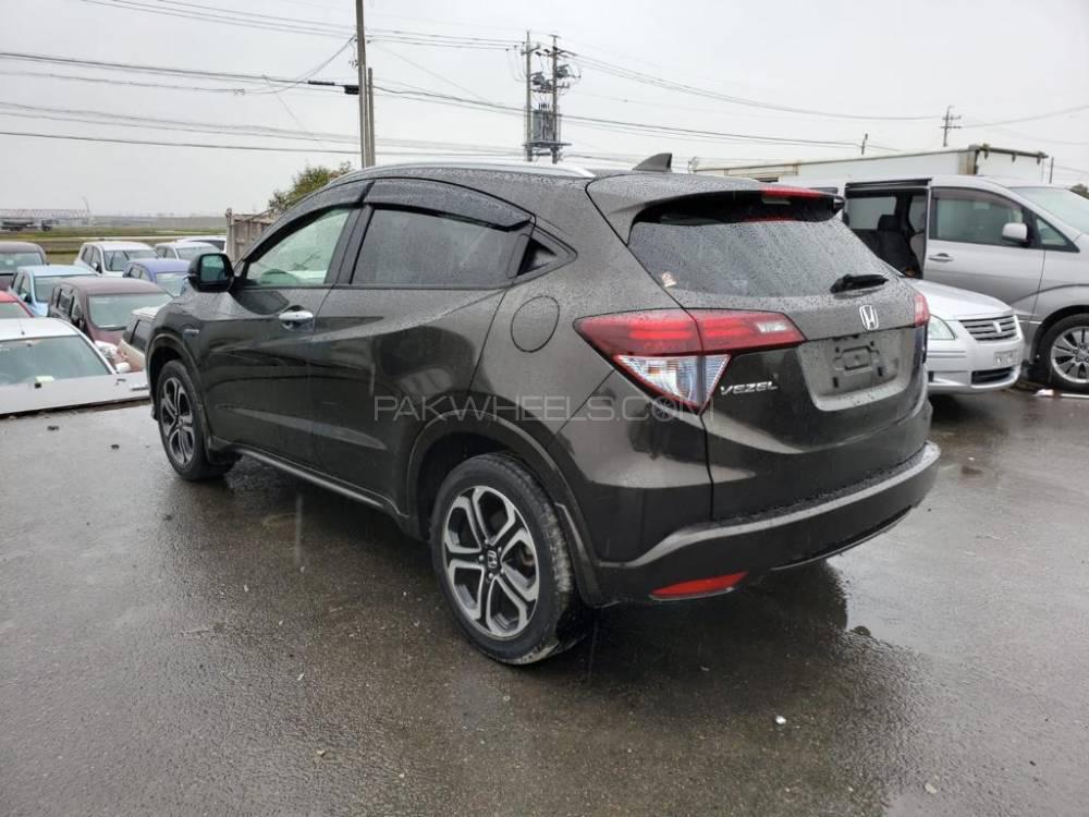 Honda Vezel 2015 for Sale in Lahore Honda Vezel 2015 for Sale in Lahore Image-4