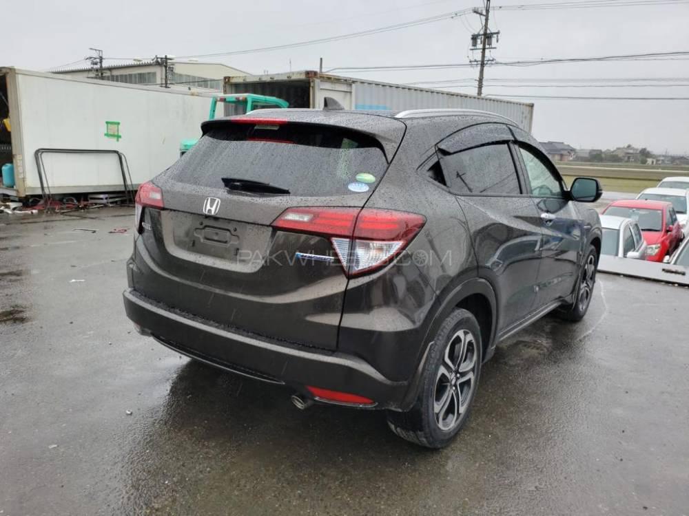 Honda Vezel 2015 for Sale in Lahore Honda Vezel 2015 for Sale in Lahore Image-5
