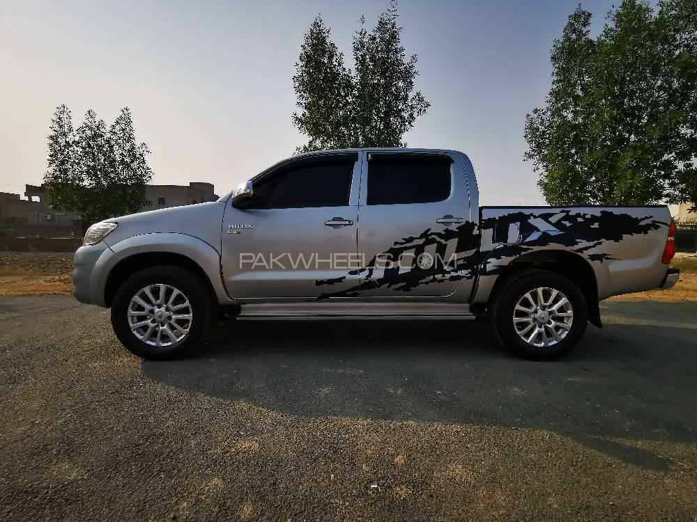 Toyota Hilux 2012 for Sale in Lahore Image-1