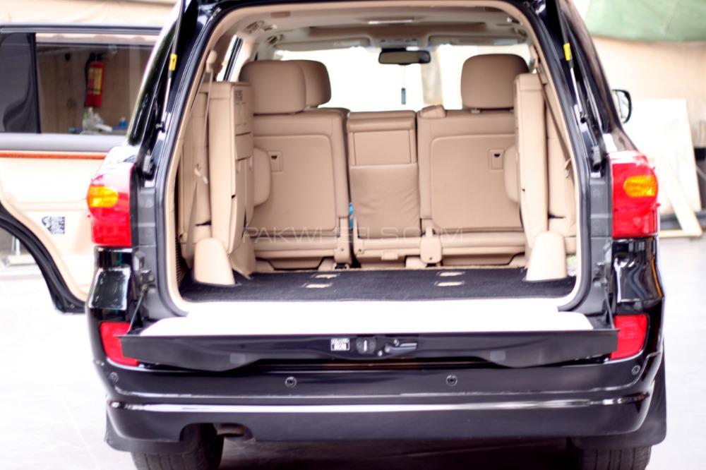 Toyota Land Cruiser 2013 for Sale in Karachi Toyota Land Cruiser 2013 for Sale in Karachi Image-12