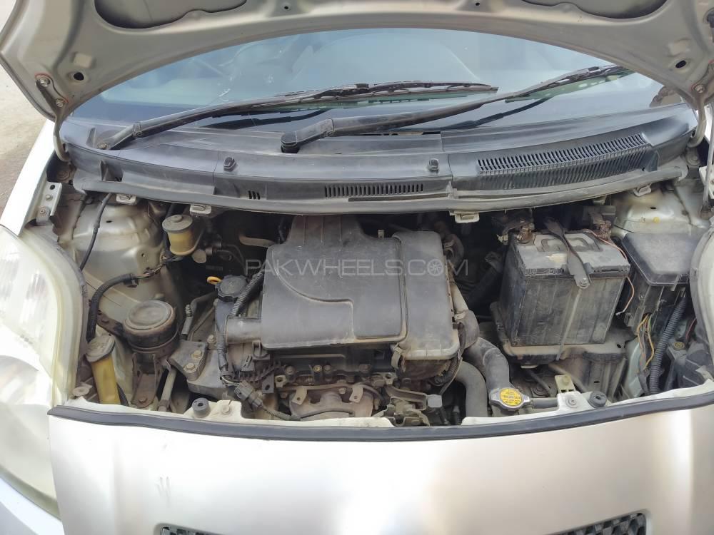 Toyota Vitz 2005 for Sale in Karachi Image-1