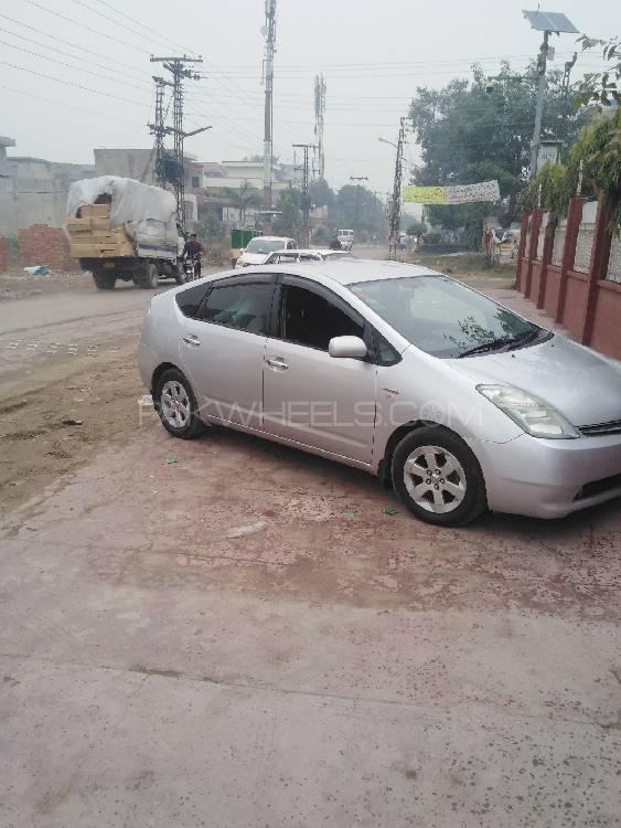 Toyota Prius 2007 for Sale in Lahore Image-1