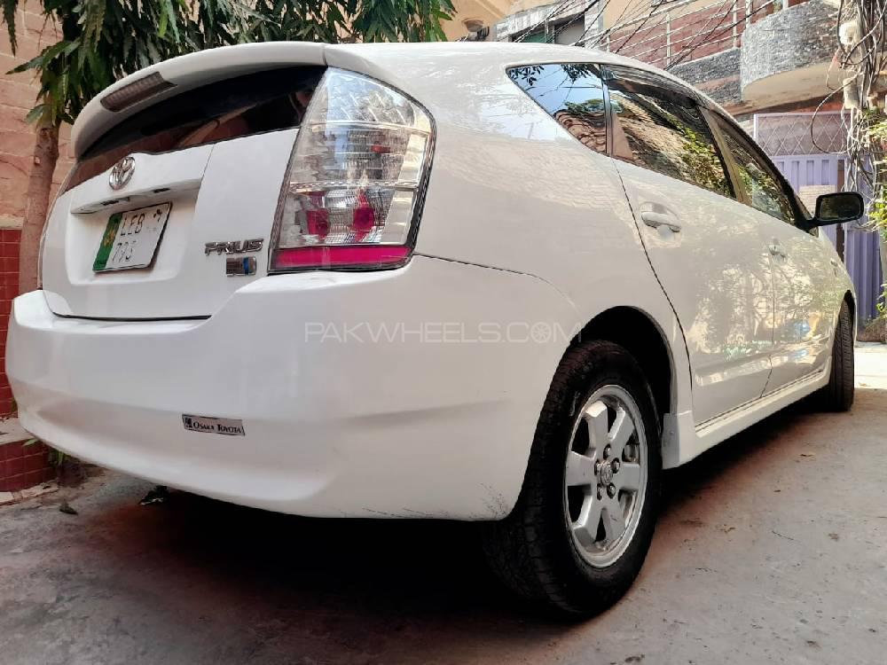 Toyota Prius 2008 for Sale in Lahore Image-1
