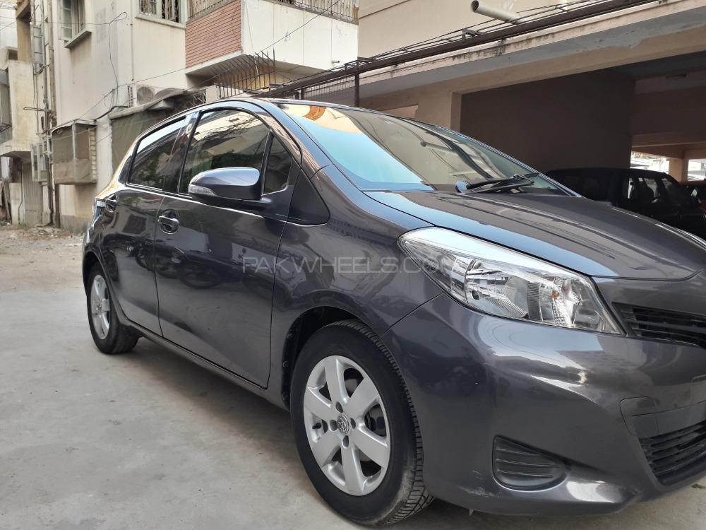 Toyota Vitz 2014 for Sale in Karachi Image-1