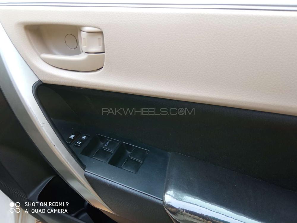 Toyota Corolla 2017 for Sale in Lahore Toyota Corolla 2017 for Sale in Lahore Image-9