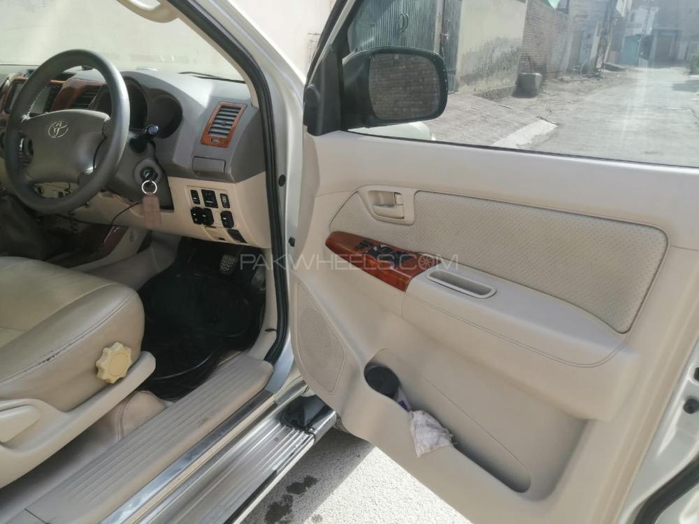 Toyota Hilux 2005 for Sale in Toba Tek Singh Toyota Hilux 2005 for Sale in Toba Tek Singh Image-12