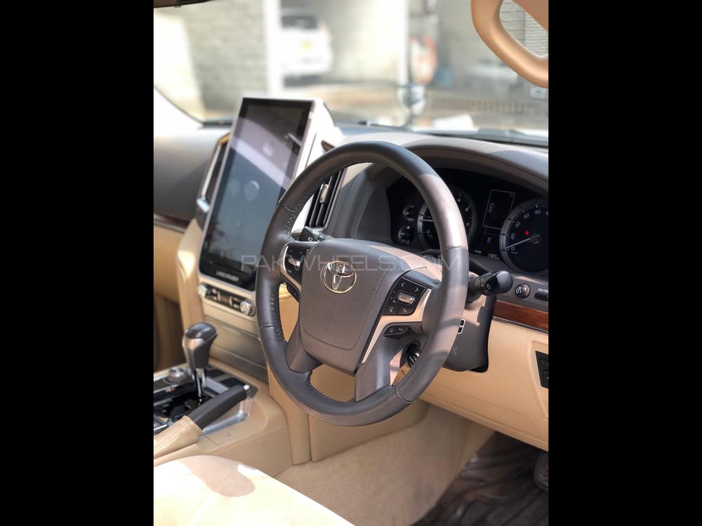 Toyota Land Cruiser 2016 for Sale in Karachi Toyota Land Cruiser 2016 for Sale in Karachi Image-6