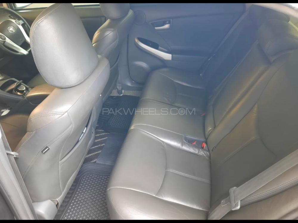 Toyota Prius 2011 for Sale in Lahore Toyota Prius 2011 for Sale in Lahore Image-7