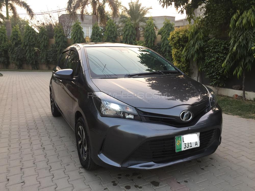 Toyota Vitz 2015 for Sale in Lahore Image-1