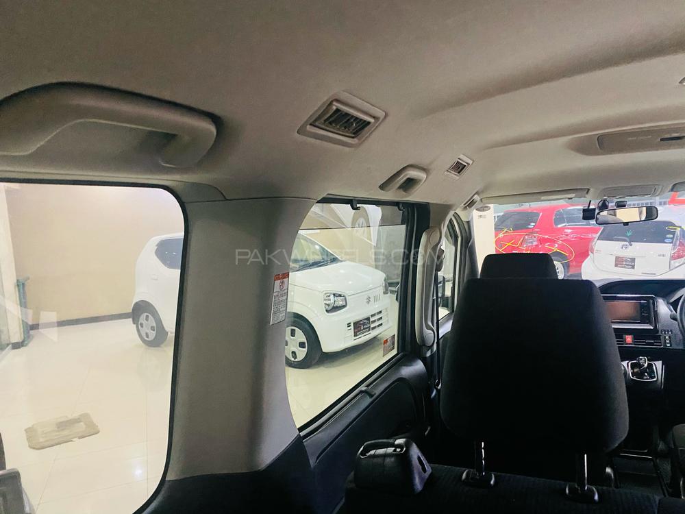 Toyota Noah 2015 for Sale in Peshawar Toyota Noah 2015 for Sale in Peshawar Image-13