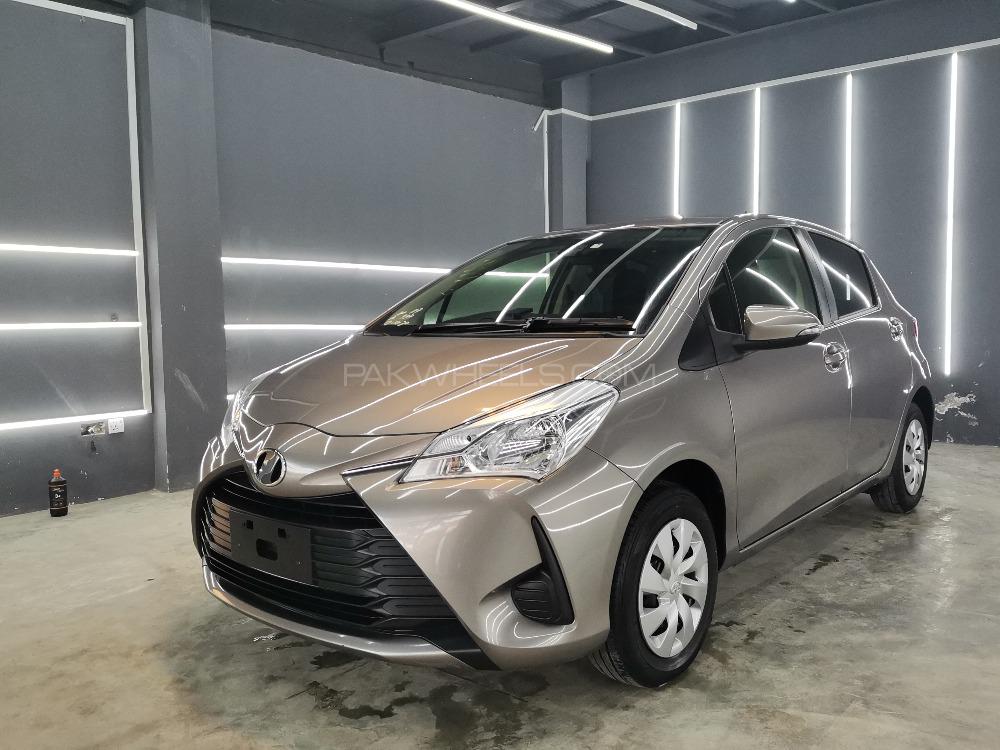 Toyota Vitz 2017 for Sale in Peshawar Image-1