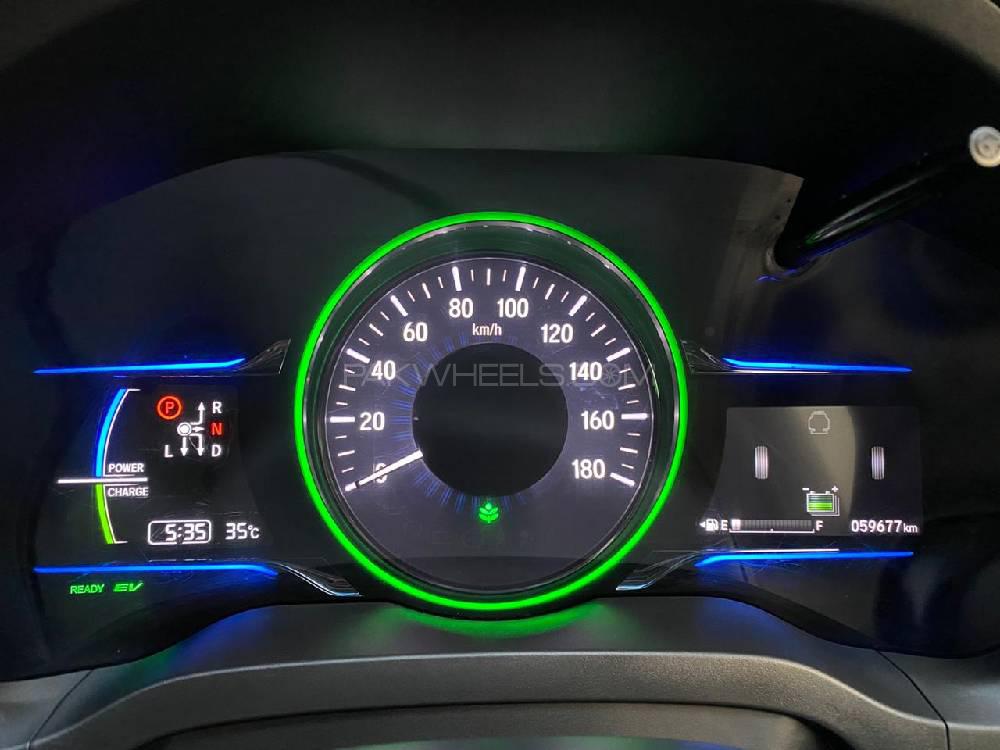 Honda Vezel 2014 for Sale in Lahore Honda Vezel 2014 for Sale in Lahore Image-5