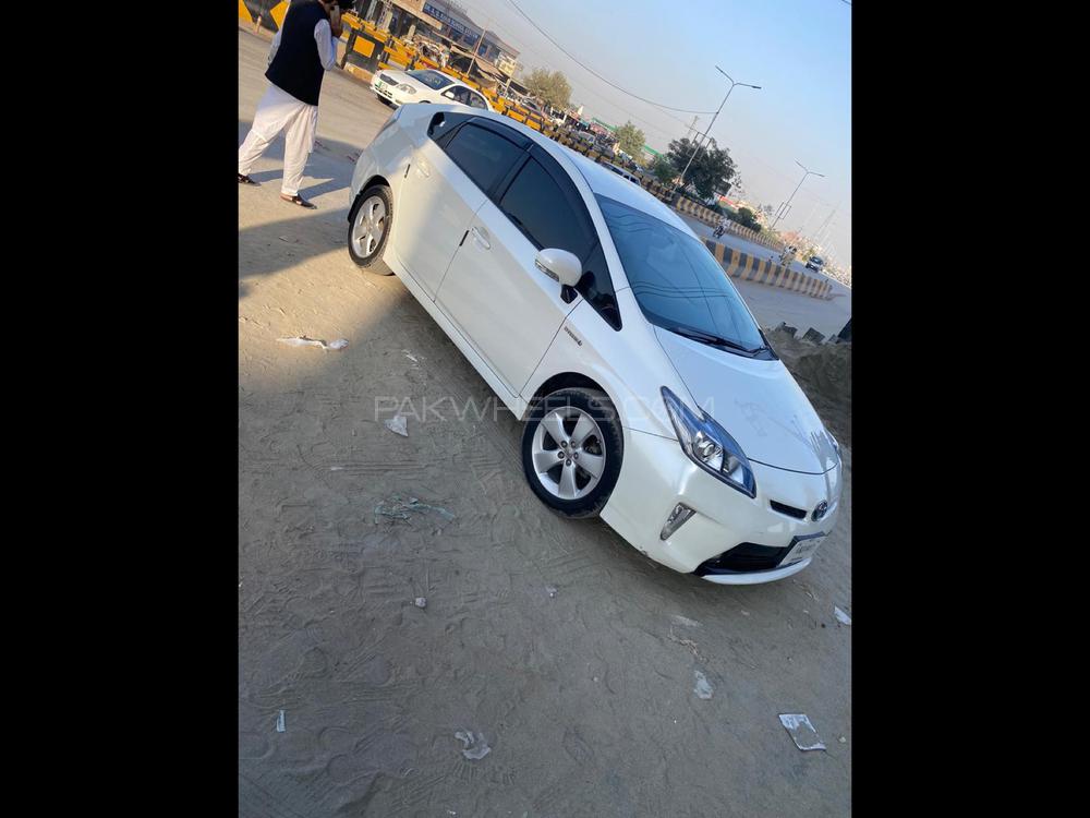 Toyota Prius 2014 for Sale in Islamabad Toyota Prius 2014 for Sale in Islamabad Image-4