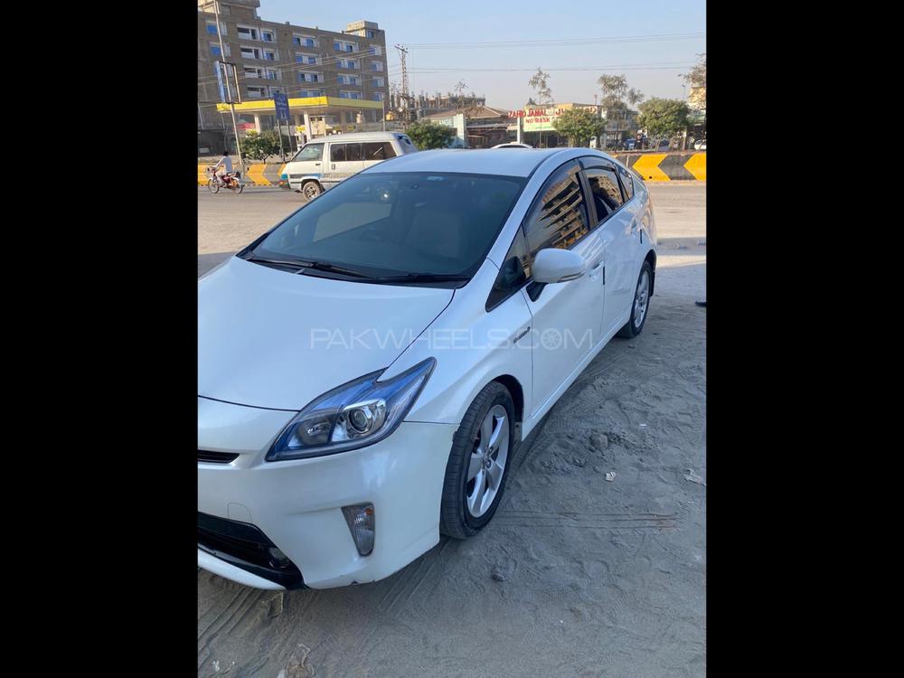 Toyota Prius 2014 for Sale in Islamabad Toyota Prius 2014 for Sale in Islamabad Image-5