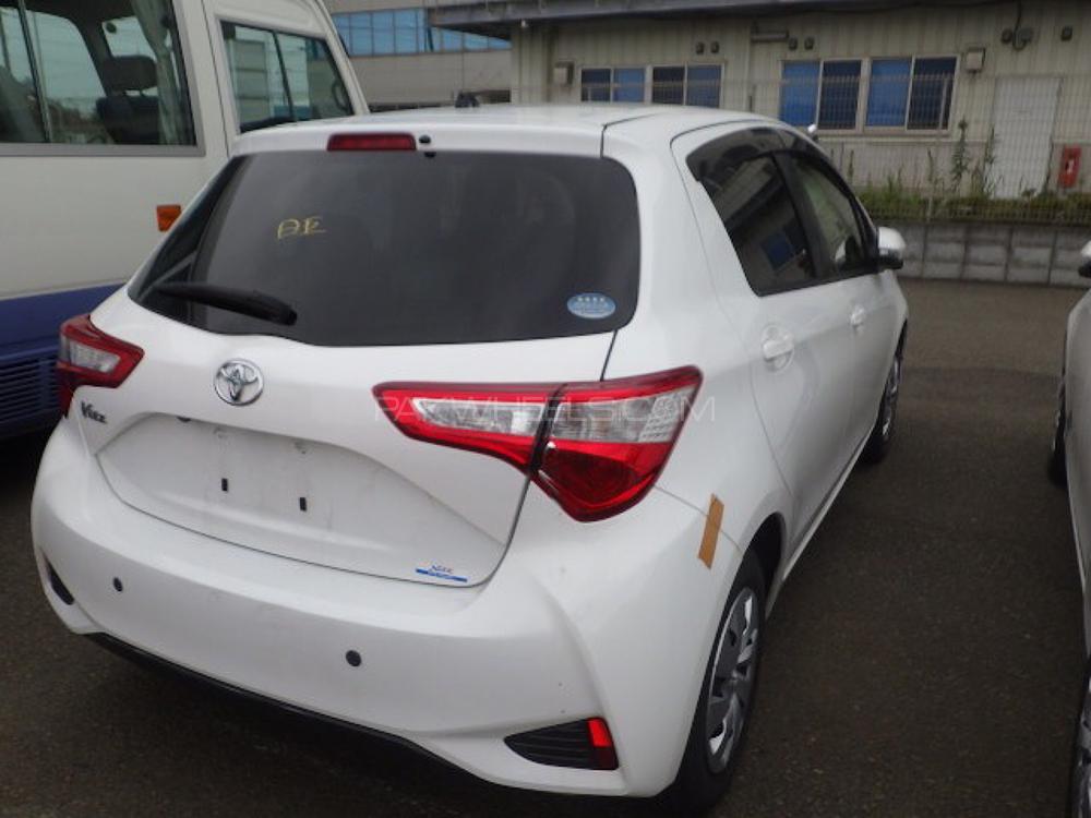 Toyota Vitz 2017 for Sale in Karachi Image-1