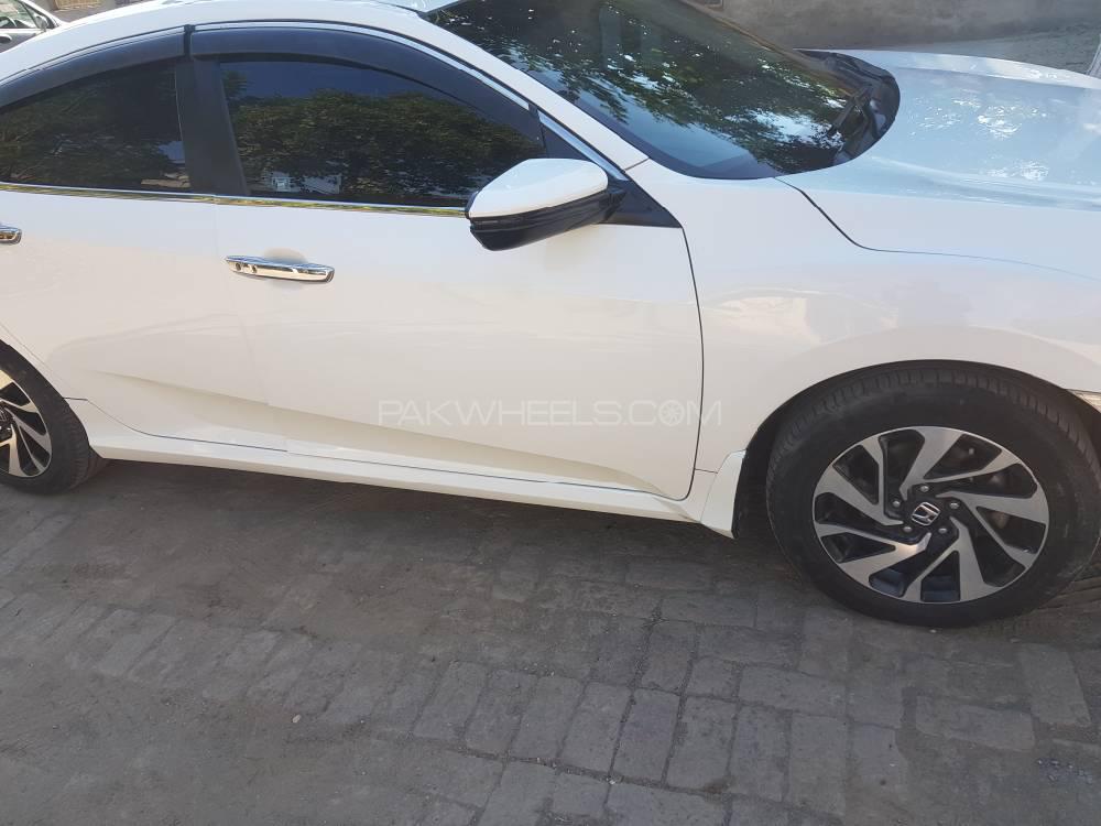 Honda Civic 2018 for Sale in Jhelum Honda Civic 2018 for Sale in Jhelum Image-3