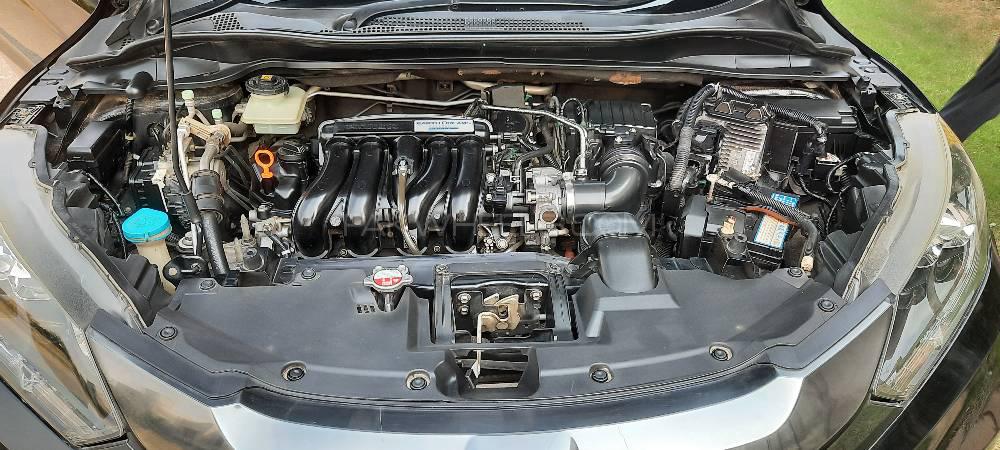 Honda Vezel 2014 for Sale in Lahore Honda Vezel 2014 for Sale in Lahore Image-12