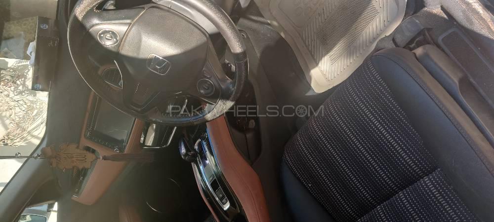 Honda Vezel 2015 for Sale in Karachi Honda Vezel 2015 for Sale in Karachi Image-5