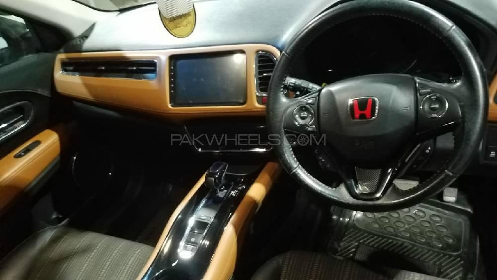 Honda Vezel 2014 for Sale in Karachi Honda Vezel 2014 for Sale in Karachi Image-6