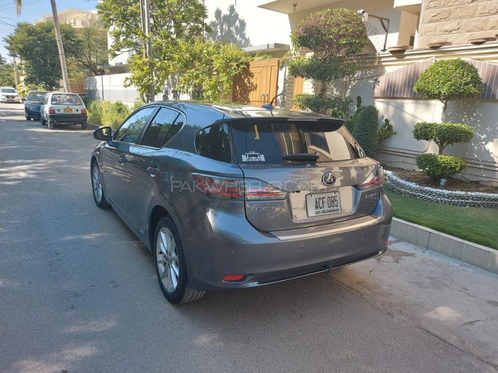 Lexus CT200h 2013 for Sale in Karachi Lexus CT200h 2013 for Sale in Karachi Image-4